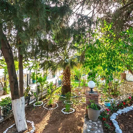 Shen Nikolla Kemping Dhërmi