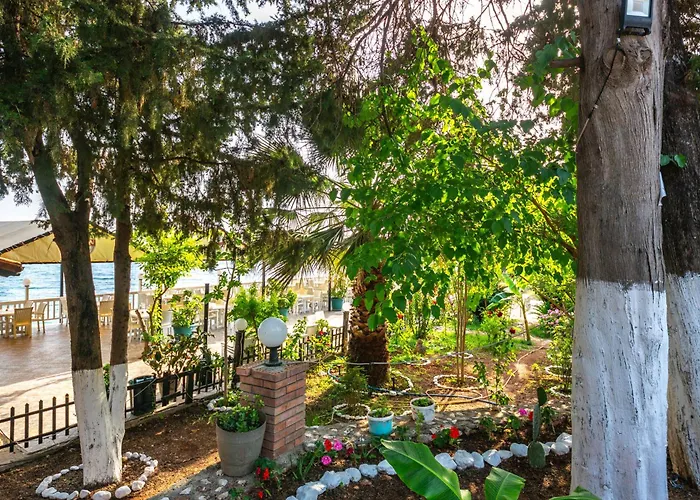 Shen Nikolla 营地 3*