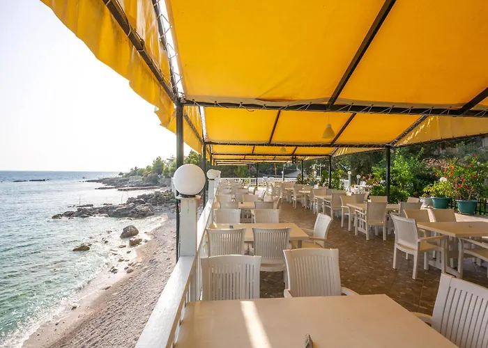 Shen Nikolla 营地 Dhërmi